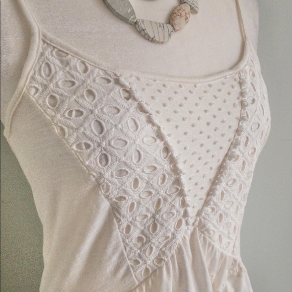 Gorgeous Dainty Eyelet Tank - Picture 2 of 6